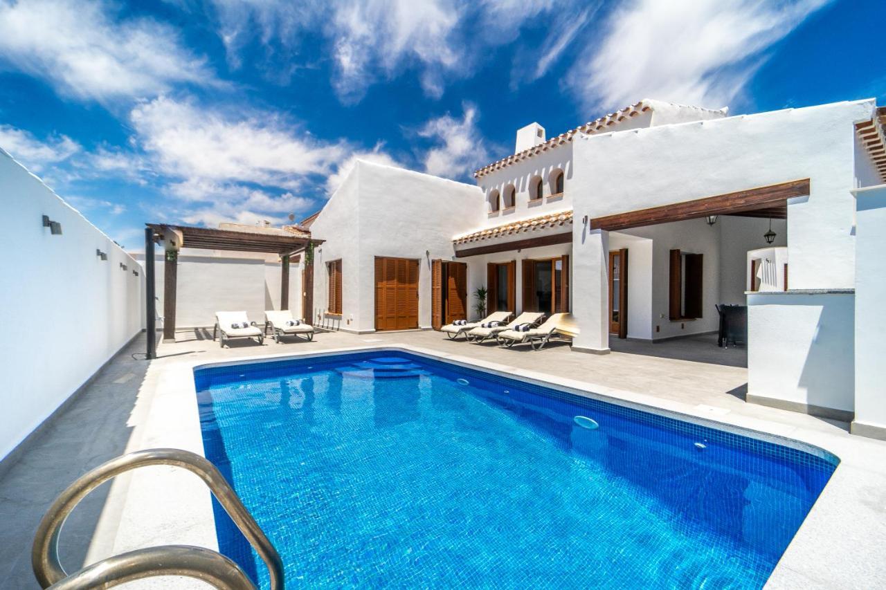 Three Bedroom Luxury Villa El Valle Golf Resort Banos y Mendigo Luaran gambar