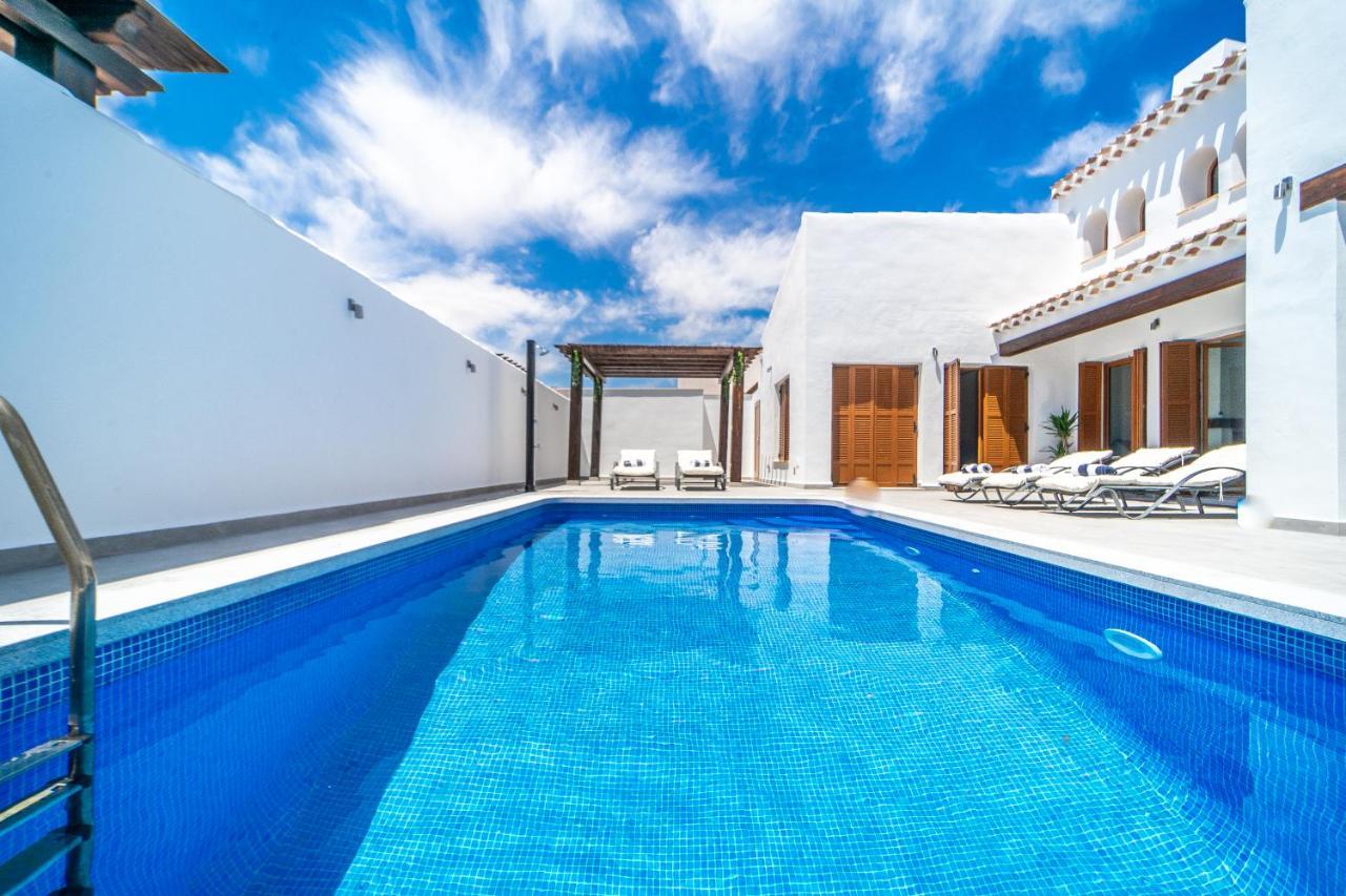 Three Bedroom Luxury Villa El Valle Golf Resort Banos y Mendigo Luaran gambar